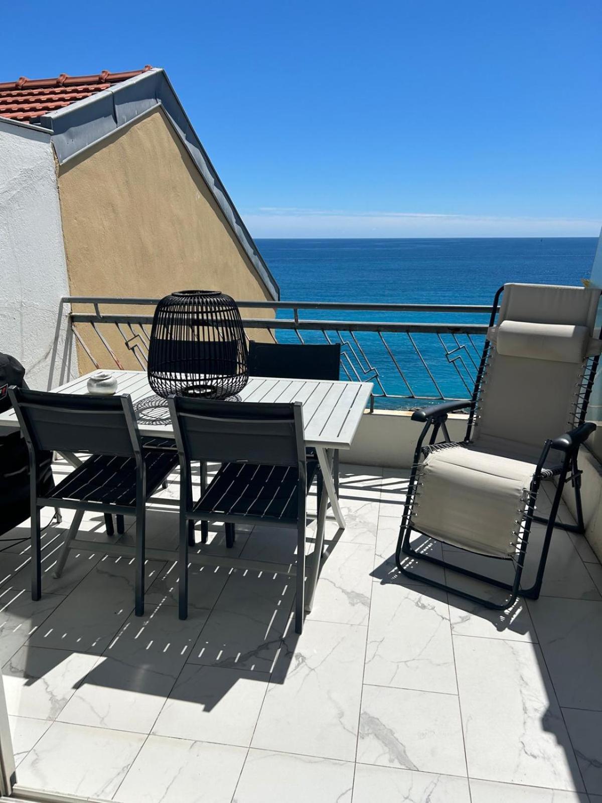 Le Grand Bleu Apartment Ница Екстериор снимка
